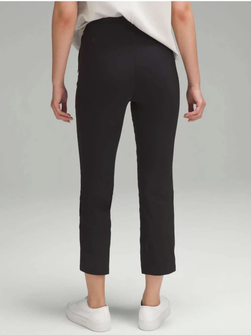 Lululemon Smooth Fit Pull-On High-Rise Cropped Pants